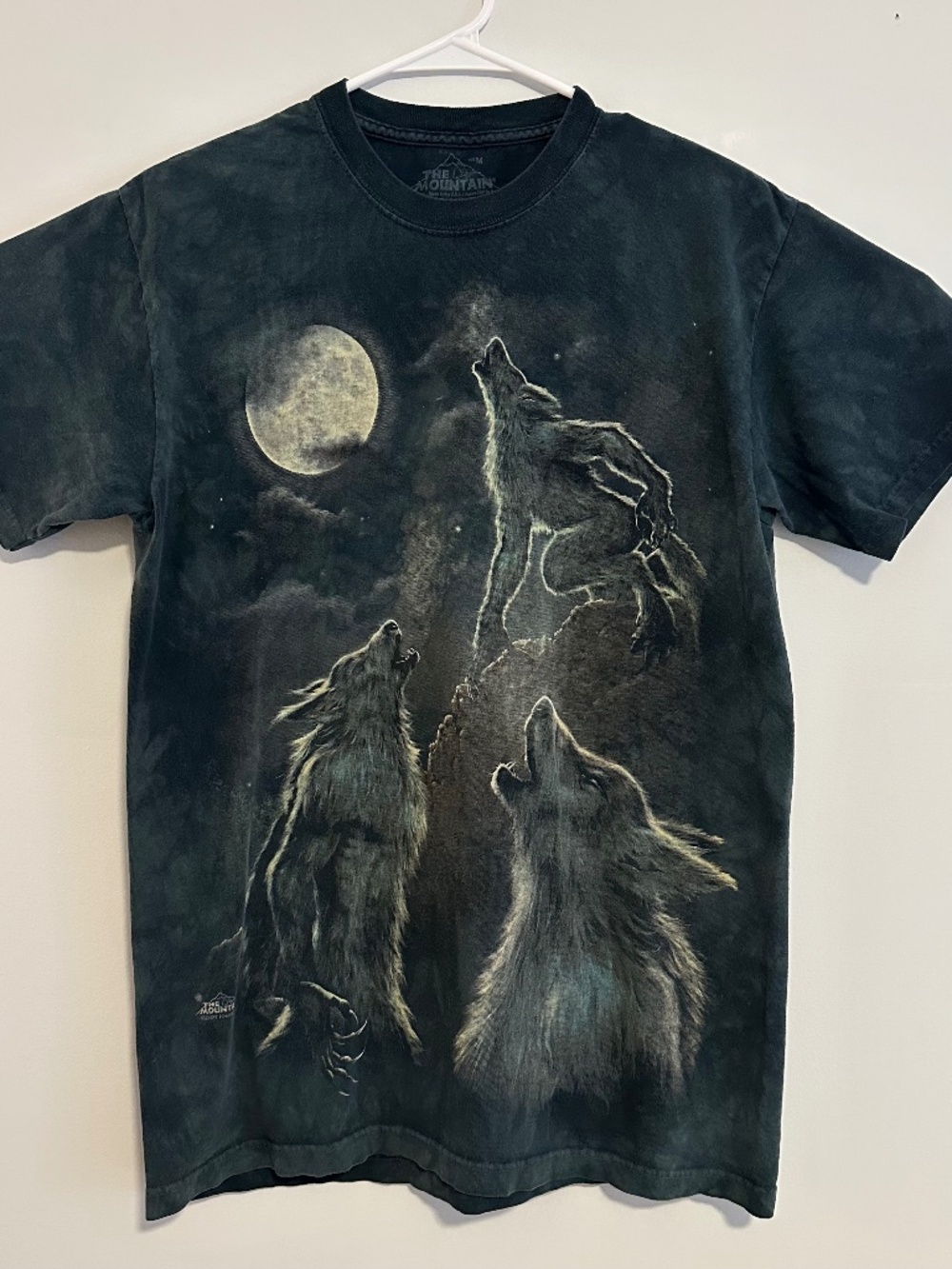 The Mountain Wolf & Moon Graphic Print T-Shirt Medium Blue Y2K Short Sleeve
